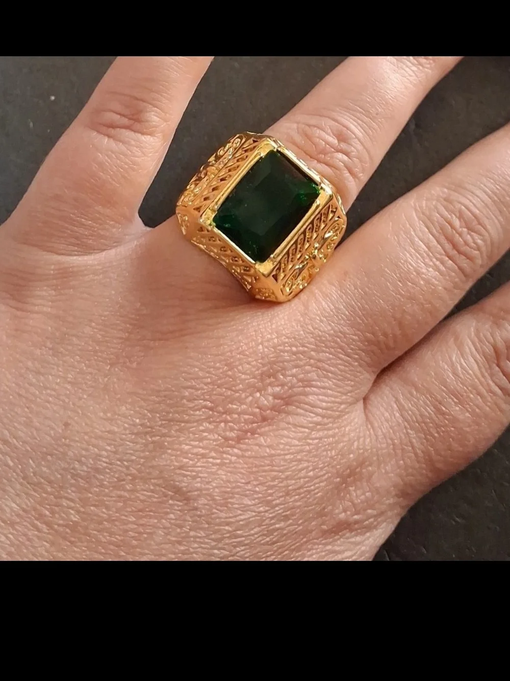 18K Gold Emerald Ring